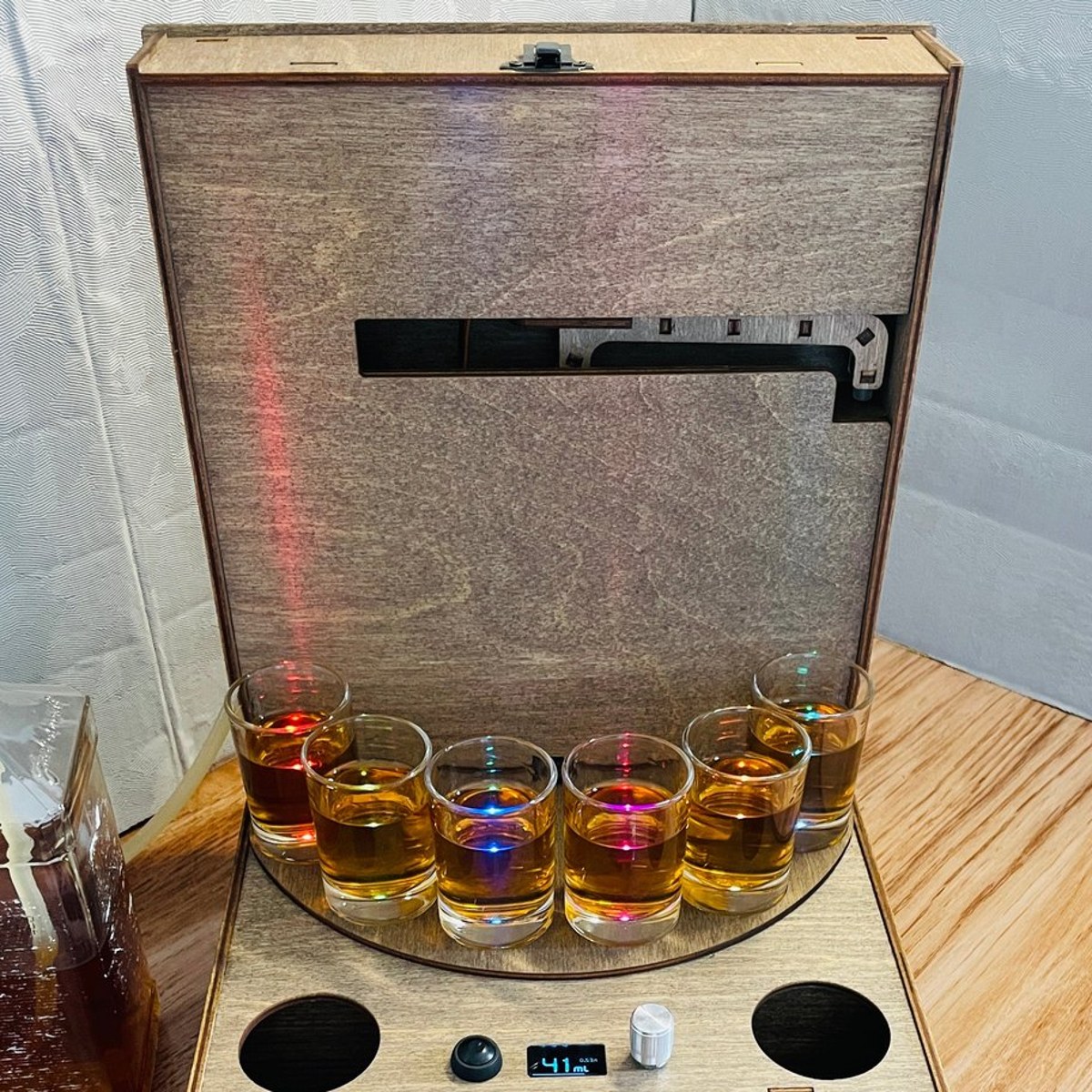 Whiskey drveni točionik – 6 čaša